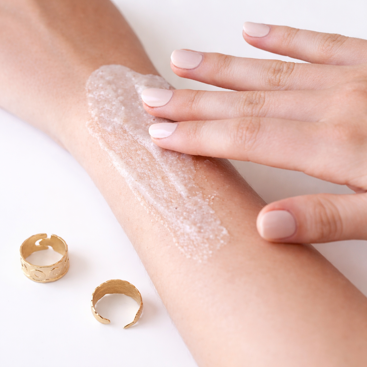 Lilaroze Paris - Exfoliating Scrub Body Extract of Rose Bio
