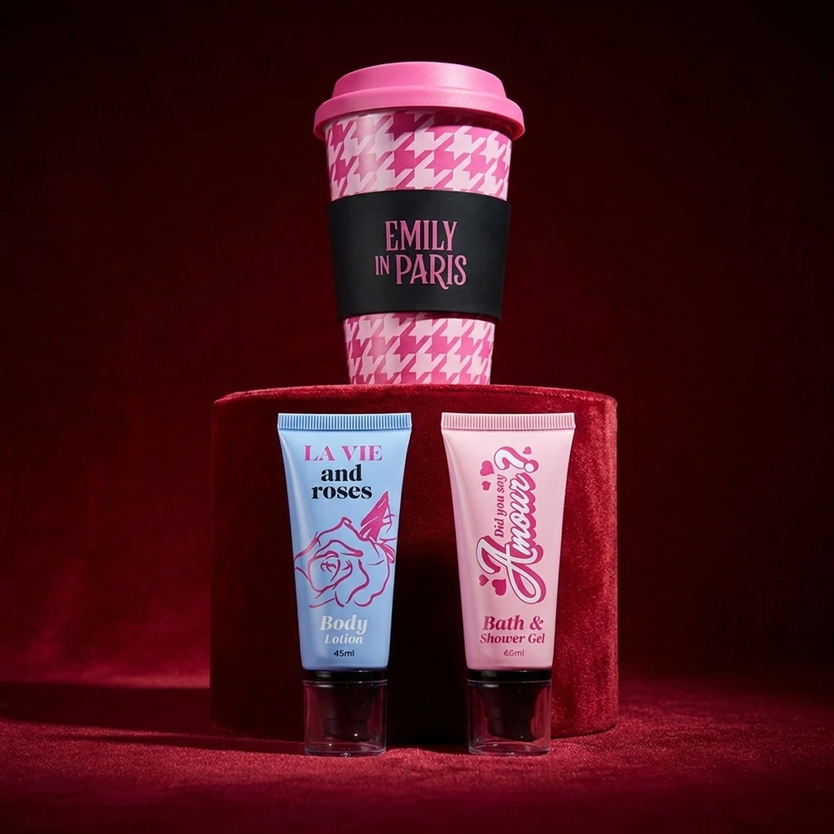 Emily in Paris - Gift Set Travel Mug + Bath & Shower Gel + Body Lotion